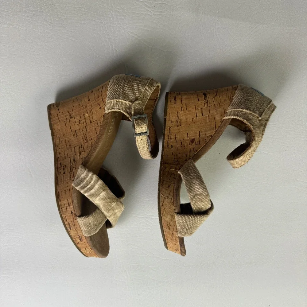 Toms strappy cork